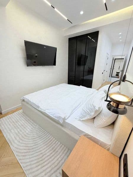 Сдается квартира с красивым ремонтом<br />
<br />
• Район: А