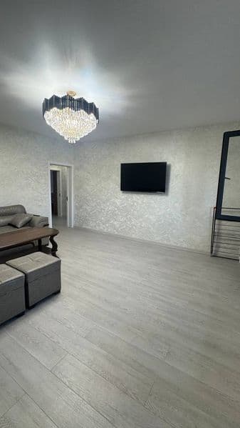 Срочно Сдаётся квартира паркентский базар 2-комната авторски