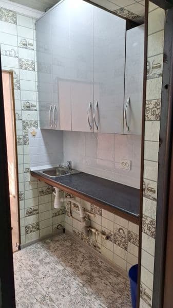 Сдаётся квартира ,на долгих срок.рядом магазины,базаре распо — фото 2