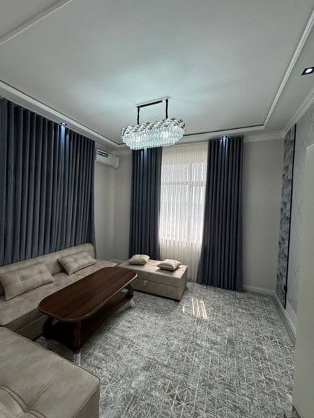 Отличное расположение дома - всё рядом - много магазинов, Це — фото 3