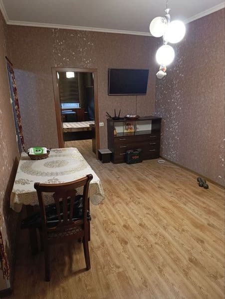 Chilonzor 11 kvartalda 3 xona uy oilaga uzoq muddatga ijarag