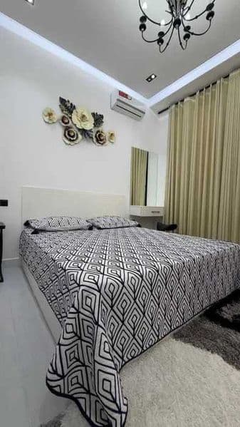 Сдается квартира для семьи или иностранцам<br />
<br />
• Ра