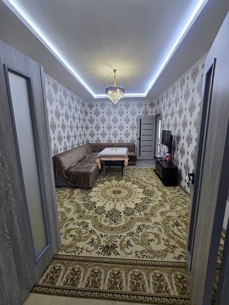 Срочно  сдаётся  квартира  сергели  5 2 ком 1 этаж рядом  ме