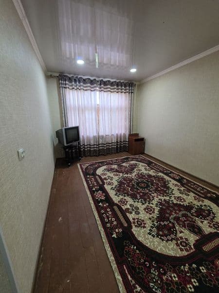 Сдаётся в аренду.  1 комнатная. Ялангач массив.  250 у.е. 4 
