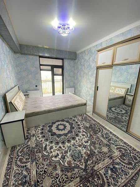 Сдается квартира только для семьи<br />
• Район: Олмазор<br 