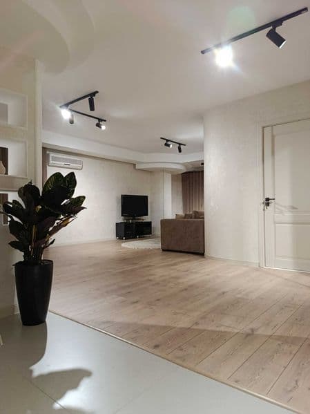 Сдается в аренду двух комнатная квартира, с новым евро ремон