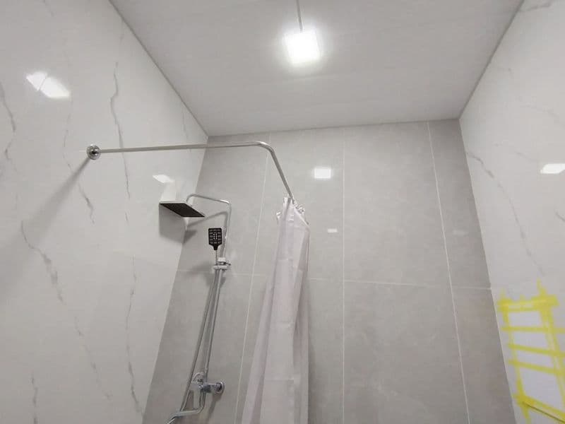 Navastroyka Oʼrikzor bozorini oldiida koʼchani yuzida uy ija