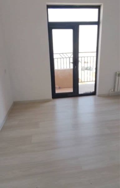 Sergeli 6 a moshina bozor yonida Bobur mahallada<br />
2 xon