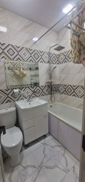 Сдается своя просторная  квартира 1 переделана в 2х. Массив  — фото 5