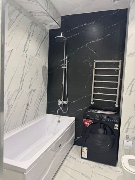 Квартира находится в Алмазарском районе около ТЦР Ривера  по