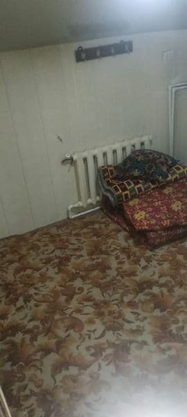 Uy tutor mahalada yosh oilaga boladi .<br />
Yokiy stident b