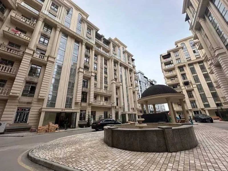 "Сдаю квартиру в аренду в центре Ташкента.<br />
<br />
Райо