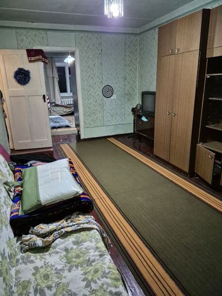 Сдам в аренду 2 комнатную на 3 этаже 5 дома.<br />
Кирпичный