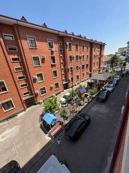 • Район: Юнусабад<br />
• ЖК: Новостройка<br />
• Комнат: 3< — фото 3