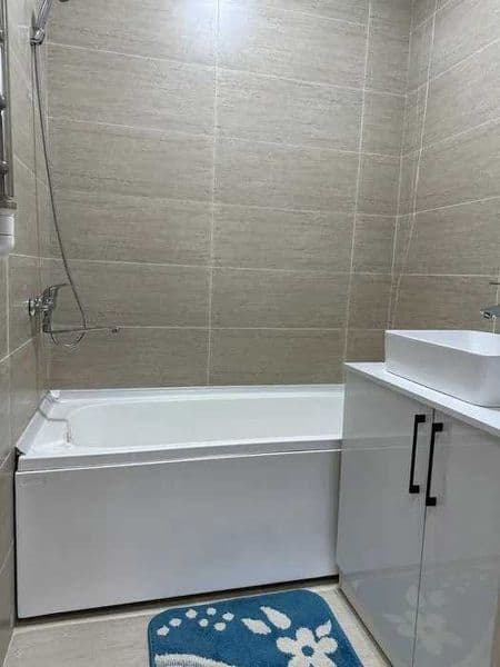 Сдаётся шикарная 2-комнатная квартира в Новостройка<br />
<b — фото 5