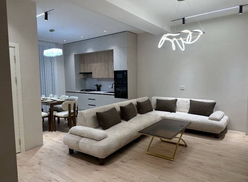 Квартира полностью обставлена мебелью и техникой звоните ест