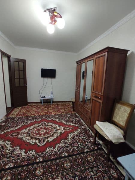 Юнусабад -13 сдаётся однокомнатная квартира переделанная в д