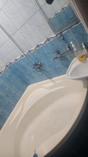 kvartira alhorazmiy krugni uzida hamma shaeoit bor ikki bola