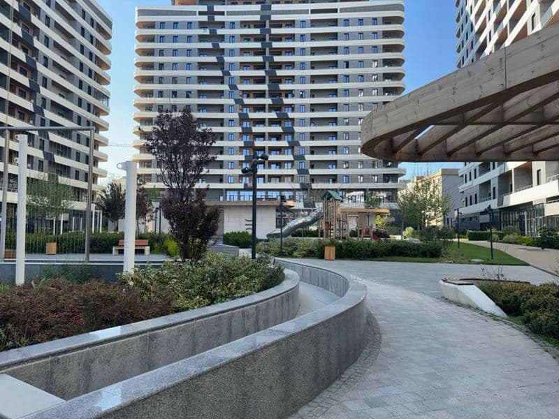 Двух комнатная квартира площадью 47м, имеется балкон,закрыты