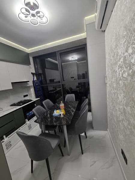 1 xonaliy uy yang remont hali hech kim yashamagan 12 etajliy