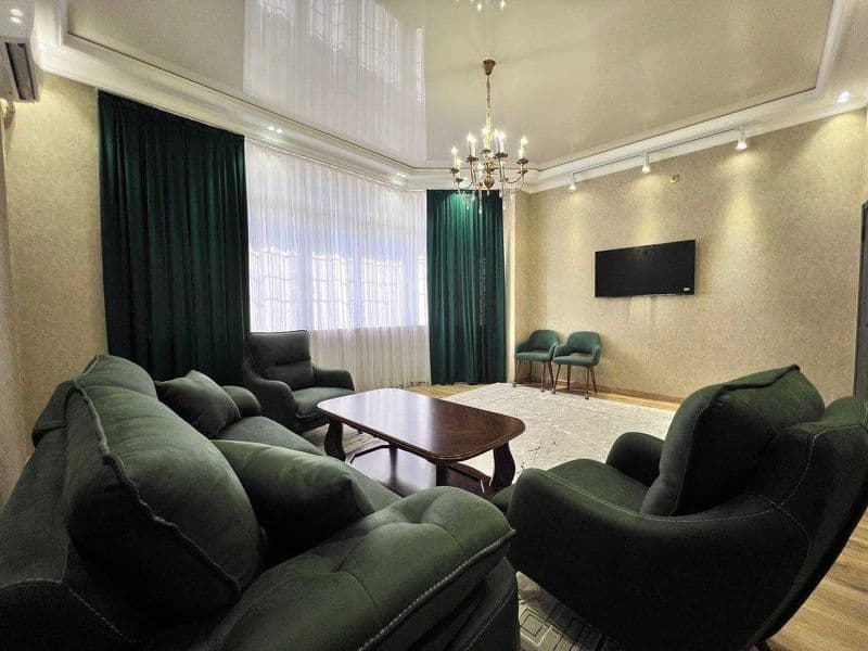 • Район: Мирзо- Улугбек<br />
• ЖК: Ц-1<br />
• Комнат: 2<br — фото 2