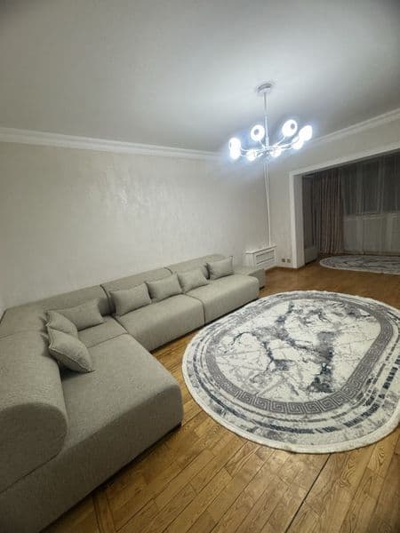 Сдается квартира Ойбек улица Чехова <br />
<br />
100кв2 5й 