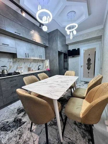 Район: Мирабадский<br />
Адрес: Метро Ойбек<br />
<br />
• К — фото 3