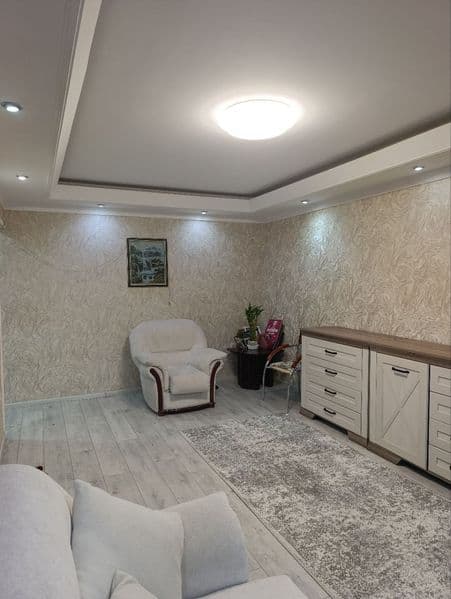 2 комнатная,  4 этаж, 5 этажного дома,  на Садык-Азимова. <b