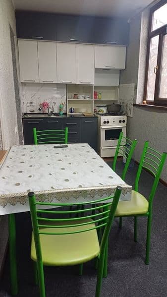 #Яккасарой<br />
Шотаруставели куча<br />
2 хона  3 этаж 4 э