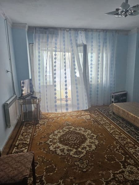 Аренда<br />
Максим горький<br />
2 хонали уй<br />
3 этаж<b