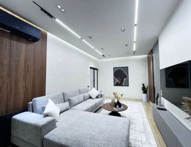 Метро Ойбек с Новостройка-Сдаётся впечатлительная 2х комнатн