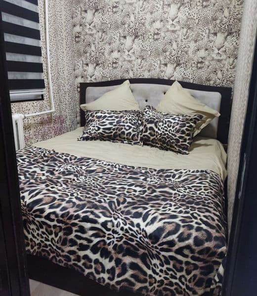 Manzil: Chilonzor 20A kvartal<br />
Moʻljal: Yoshlik novostr