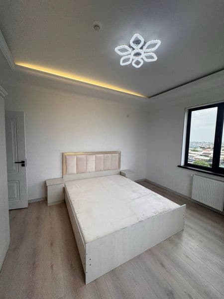 Квартира расположена на урюкзаре "O'rikzor Residence".<br />