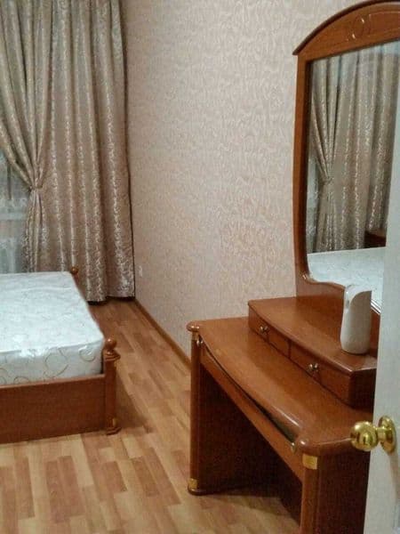 ЦУМ, возле Сената, своя,<br />
2/2/4<br />
800 дол.<br />
+9 — фото 4