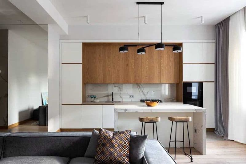 Район: Мирабадский<br />
Ориентир: Сеул мун<br />
<br />
Ком