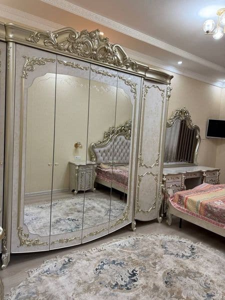 Yunusobod tumanida  Metroga juda yaqin joyda.<br />
Xonalar: