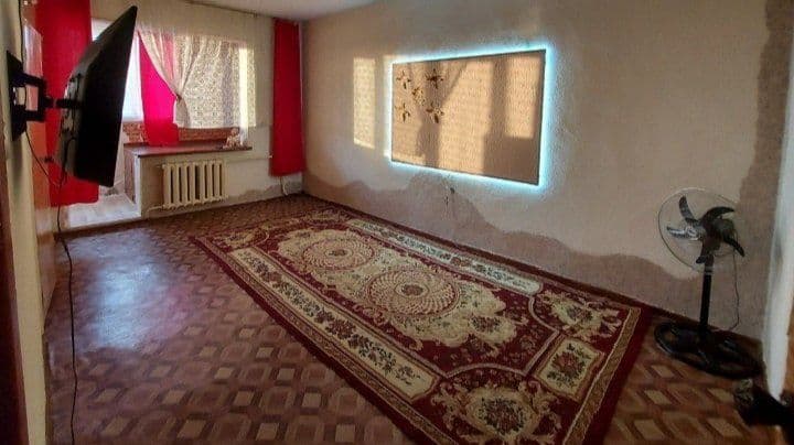 Срочна дам квартиру только семейным и Одиночкам <br />
Толко