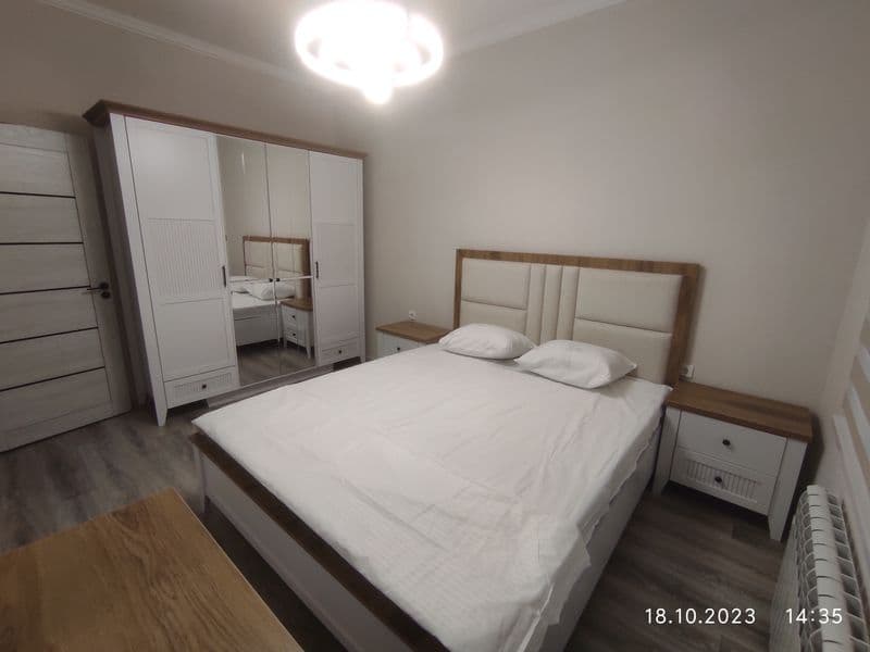 Сдам свою 3х комнатную 73 квм квартиру на долгий срок.  В кв