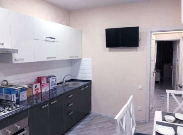 Сдаётся евролюкс 2/2/9 очень просторная и уютная, полностью  — фото 3