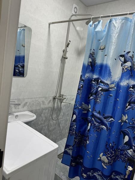 Ahmaddonish metroni oldida bir hona ikki hona qilingan arend — фото 3