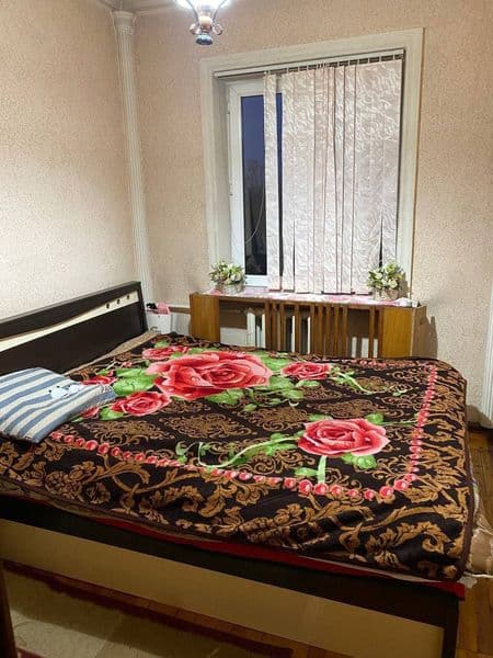 Chilonzor 12 kvartal , Farxod bozori yonida 4 xonali kvarter