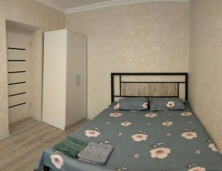 Arenda Chilonzor 1 m kv<br />
1 xona<br />
2 etaj<br />
5 et