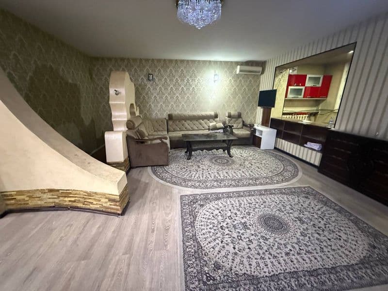 3 xonali uyni 1 xonasiga 2 ta qiz kerak. Uyda xamma sheroit 