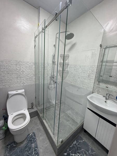 Urigzor bozor yonida yangi navastroyka 2 xonali uy ijaraga b