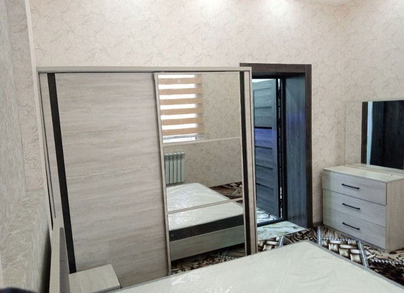 Yakkasaroy bobur park 2 xonali shinam uy yaxshi insonlarga b