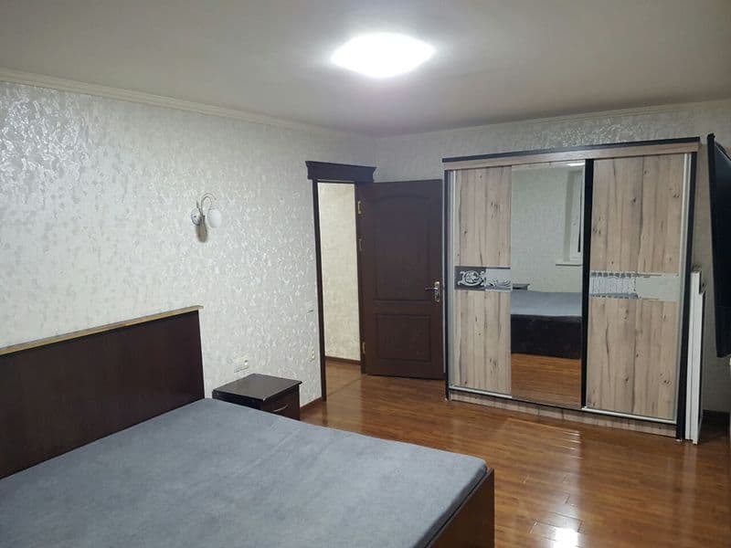 Bir honali uy arendaga yevroremont lakatsiya zor Novza metro