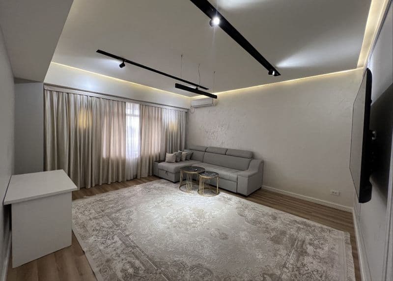 • Район:Яккасарайский<br />
• Ориентир: Улица Мукими 1й прое