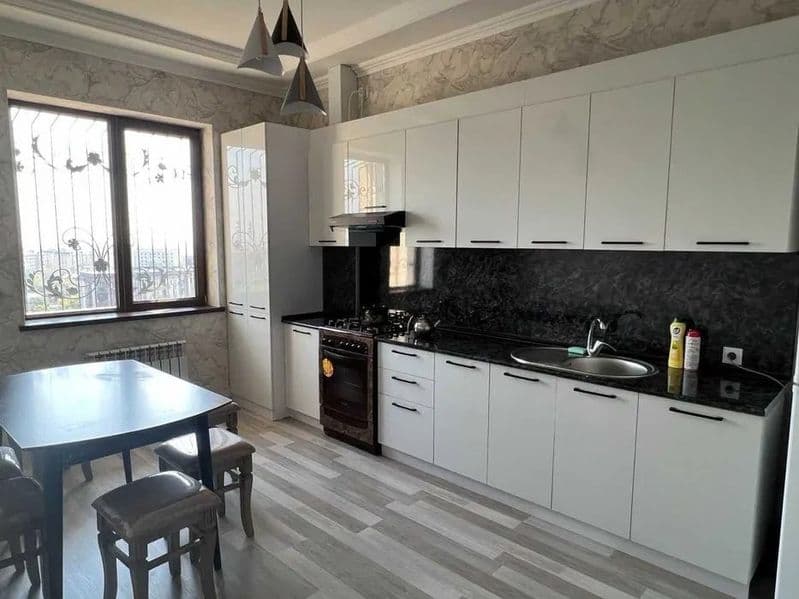 Apartments for rent in the city center.<br />
Yakkasaray dis