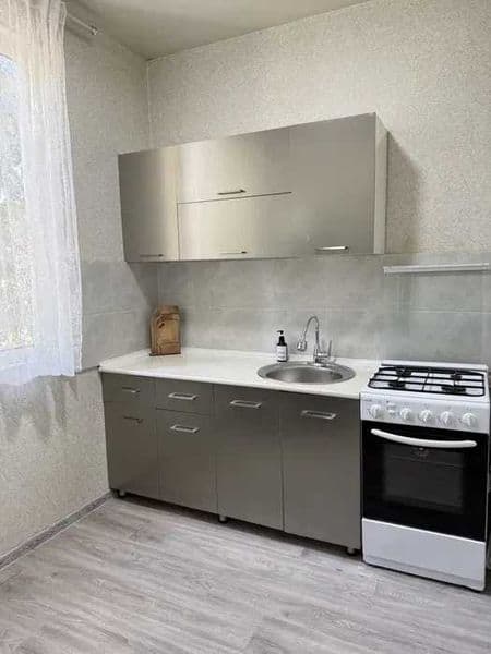 Срочно сдается квартира 2 комнатная,полностью обустроенна дл — фото 2