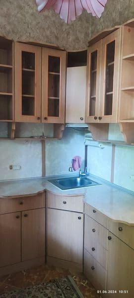 Чиланзар. Торговчый.  Центр 1 квартал.   Все обстановка. Ест